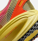 Vomero 18 SE Mens Lifestyle Shoe - Yellow/White